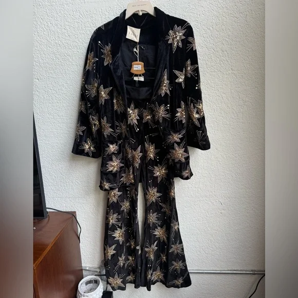 Lenni the Label Chromatic Suit - Picture 5 of 12